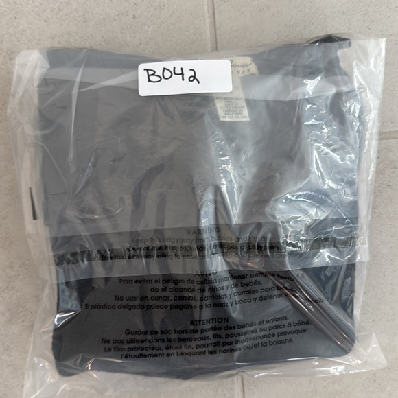 Eddie Bauer women’s merino wool oversized 
Black vintage Sweater size Medium - Picture 6 of 6